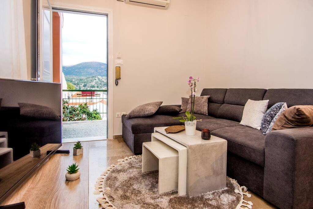 Kurti Apartments อาร์กอสโตลี ภายนอก รูปภาพ
